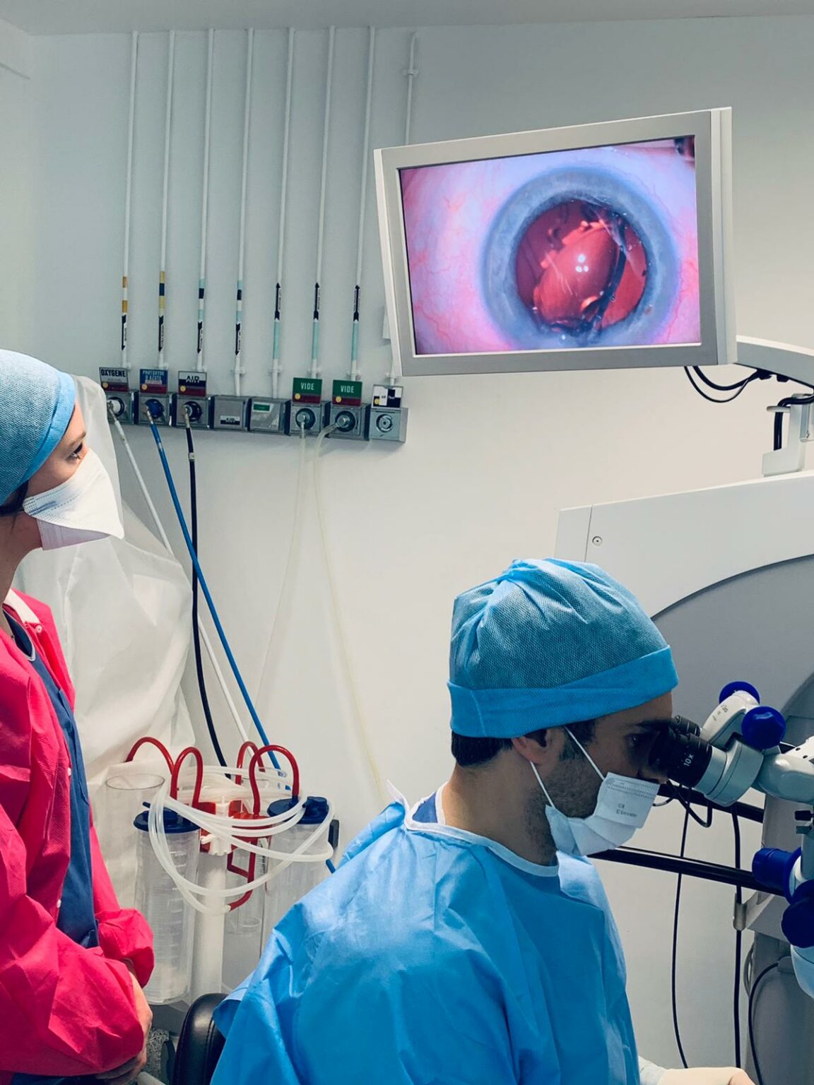 Vivez les temps fort d'une opération de la cataracte - Cabinets OPH59